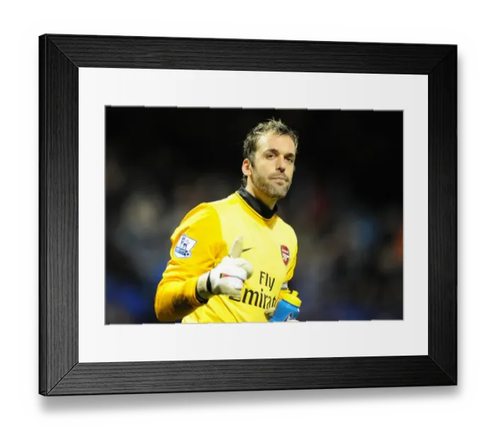 Framed Print : Manuel Almunia's Dominant Performance: Arsenal Crushes Portsmouth 4-1 in Premier League