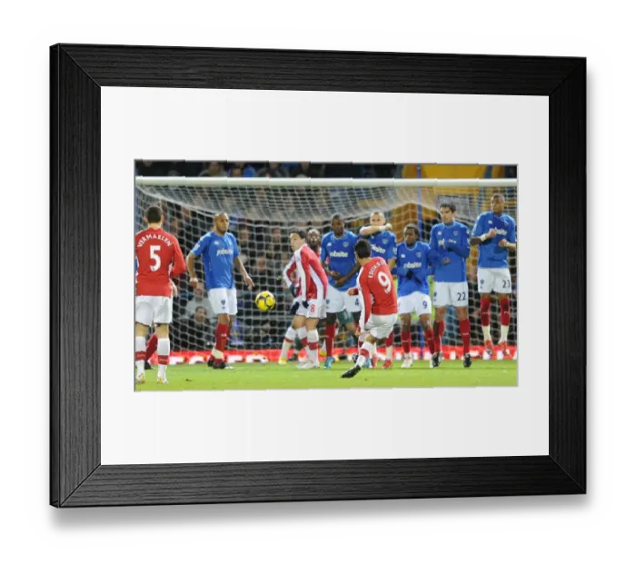 Framed Print : Eduardo's Stunner: Arsenal's First Goal in 1-4 Victory over Portsmouth (December 30, 2009)