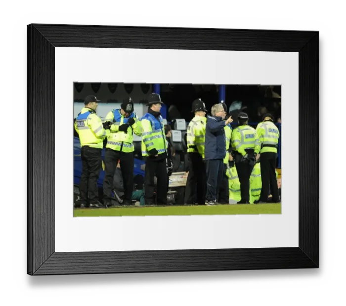 Framed Print : Arsenal assistant manager Pat Rice. Portsmouth 1: 4 Arsenal, Barclays Premier League Framed Print : Arsenal assistant manager Pat Rice. Portsmouth 1: 4 Arsenal, Barclays Premier League
