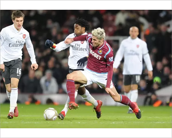 Alex Song (Arsenal) Valon Behrami (West Ham). West Ham United 1: 2 Arsenal