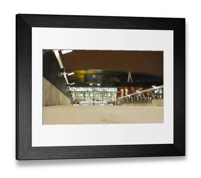 Framed Print : Winter's Embrace at Arsenal's Fortress: A Snowy Emirates Stadium Framed Print : Winter's Embrace at Arsenal's Fortress: A Snowy Emirates Stadium