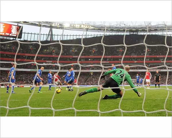 Denilson shoots past Everton goalkeeper Tim Howard to score the 1st Arsenal goal