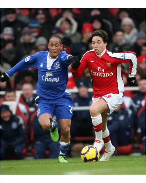 Samir Nasri (Arsenal) Steven Pienaar (Everton). Arsenal 2: 2 Everton. Barclays Premier League