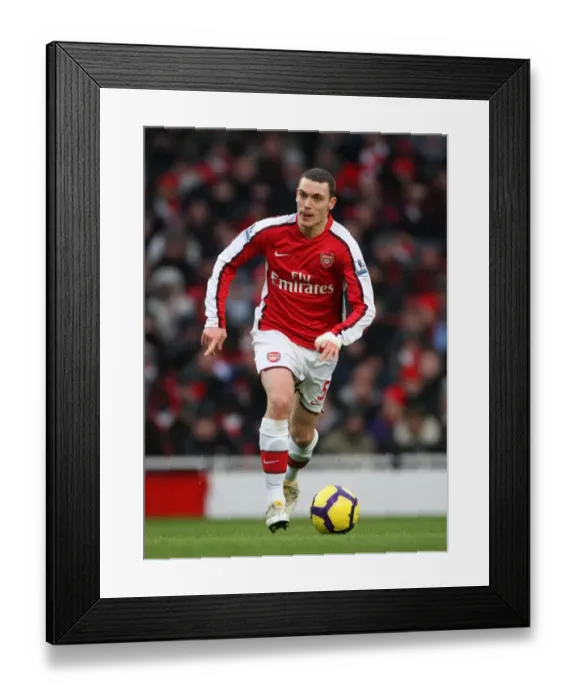 Framed Print : Thomas Vermaelen's Determined Performance: Arsenal 2-2 Everton, Barclays Premier League, Emirates Stadium (January 9, 2010) Framed Print : Thomas Vermaelen's Determined Performance: Arsenal 2-2 Everton, Barclays Premier League, Emirates Stadium (January 9, 2010)