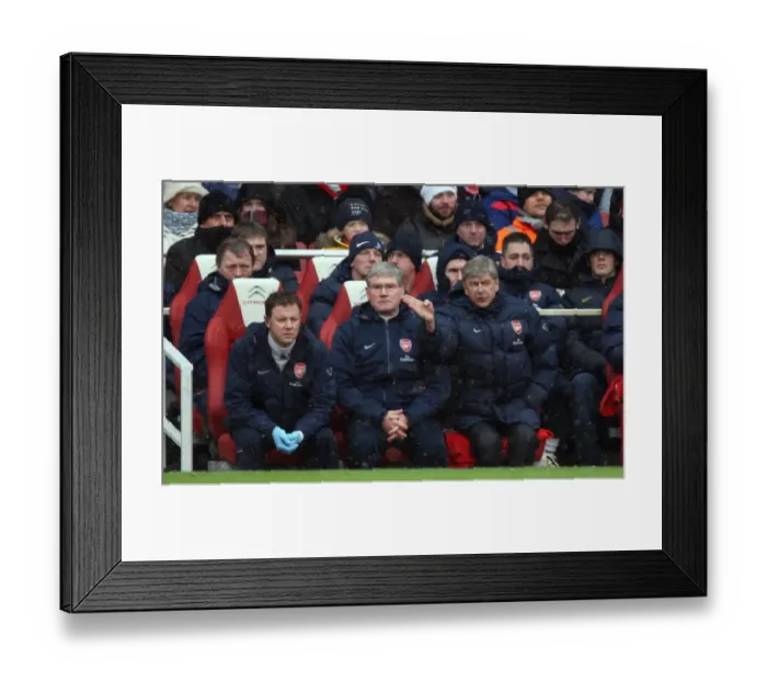 Framed Print : Arsene Wenger and His Team: A Tie at Emirates Against Everton (2010) Framed Print : Arsene Wenger and His Team: A Tie at Emirates Against Everton (2010)