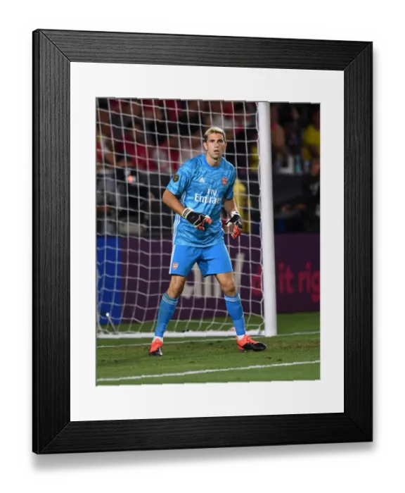 Framed Print : Arsenal's Emi Martinez Goes Head-to-Head Against Bayern Munich in International Champions Cup Framed Print : Arsenal's Emi Martinez Goes Head-to-Head Against Bayern Munich in International Champions Cup