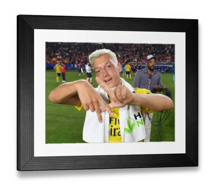 Framed Print : Arsenal's Mesut Ozil vs Bayern Munich: A Star-Studded Showdown at the International Champions Cup, Los Angeles Framed Print : Arsenal's Mesut Ozil vs Bayern Munich: A Star-Studded Showdown at the International Champions Cup, Los Angeles