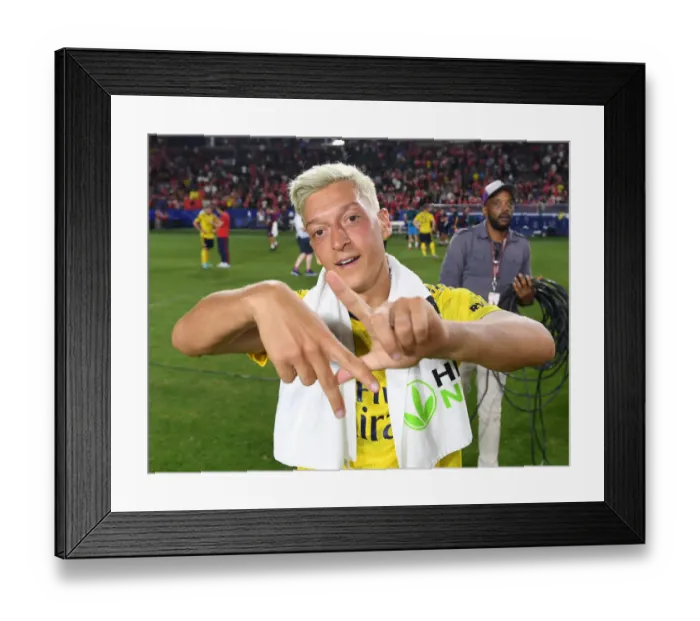 Framed Print : Arsenal FC in Los Angeles: Mesut Ozil vs Bayern Munich in the International Champions Cup Framed Print : Arsenal FC in Los Angeles: Mesut Ozil vs Bayern Munich in the International Champions Cup