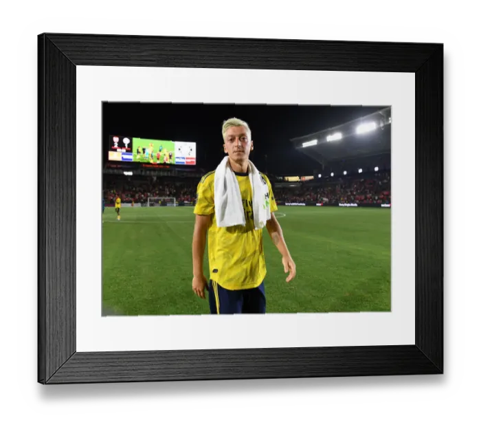 Framed Print : Mesut Ozil vs Bayern Munich: Arsenal's Star Showdown in the International Champions Cup, Los Angeles