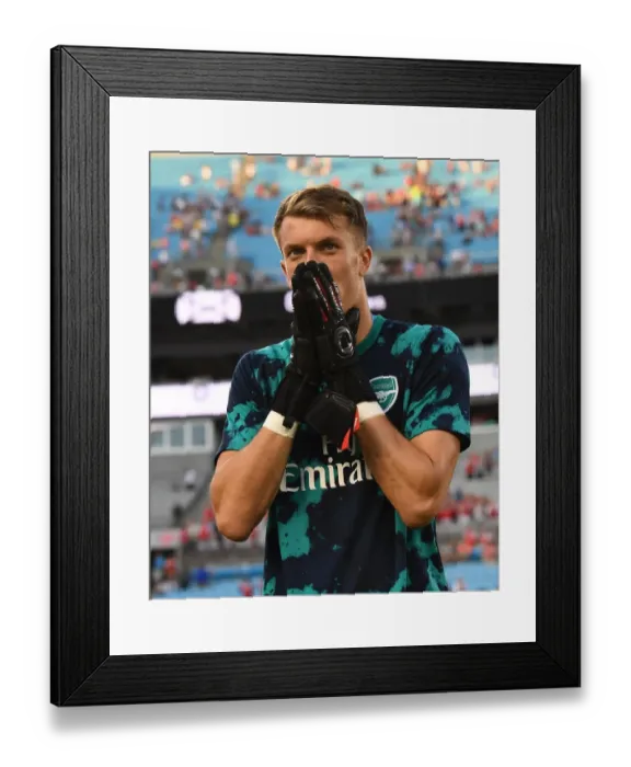 Framed Print : Arsenal FC vs ACF Fiorentina: Matt Macey's Post-Match Moment at 2019 International Champions Cup, Charlotte