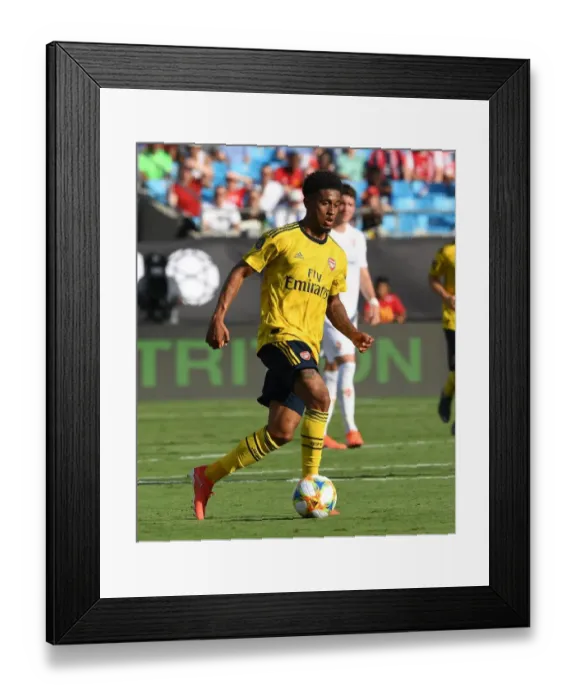 Framed Print : Reiss Nelson Stars: Arsenal's Standout Performance Against ACF Fiorentina in 2019 International Champions Cup