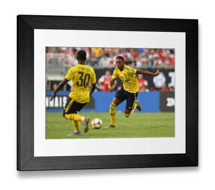 Framed Print : Arsenal vs. Fiorentina: Joe Willock Shines in 2019 International Champions Cup, Charlotte