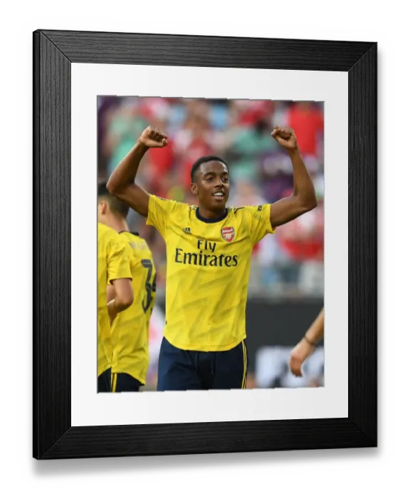 Framed Print : Joe Willock's Hat-Trick: Arsenal's Triumph over Fiorentina in 2019 International Champions Cup, Charlotte
