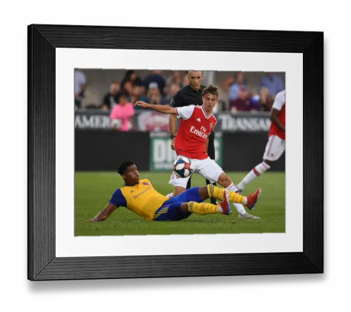Framed Print : Arsenal's Robbie Burton Gears Up for Colorado Rapids Showdown: Intense Training Sessions