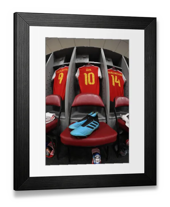 Framed Print : Behind the Scenes: Mesut Ozil's Pre-Match Routine with Arsenal Football Club (Colorado Rapids Friendly, 2019)