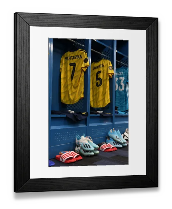 Framed Print : Arsenal vs. Bayern Munich: Pre-Match Atmosphere - Arsenal Changing Room, Dignity Health Sports Park, Carson, California (July 17, 2019)