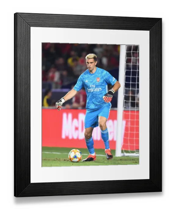 Framed Print : Arsenal's Emiliano Martinez Faces Off Against Bayern Munich in 2019 International Champions Cup