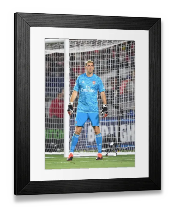 Framed Print : Arsenal's Emiliano Martinez Faces Off Against Bayern Munich in 2019 International Champions Cup