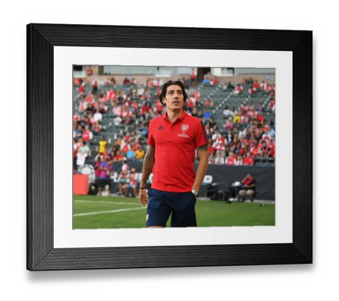 Framed Print : Arsenal FC vs. FC Bayern: Clash in the International Champions Cup, 2019 - Hector Bellerin Gears Up