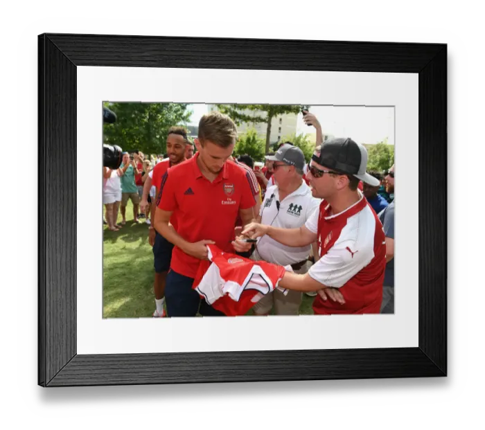 Framed Print : Arsenal's Rob Holding Greets Fans Before Arsenal vs Fiorentina in 2019 International Champions Cup, Charlotte Framed Print : Arsenal's Rob Holding Greets Fans Before Arsenal vs Fiorentina in 2019 International Champions Cup, Charlotte