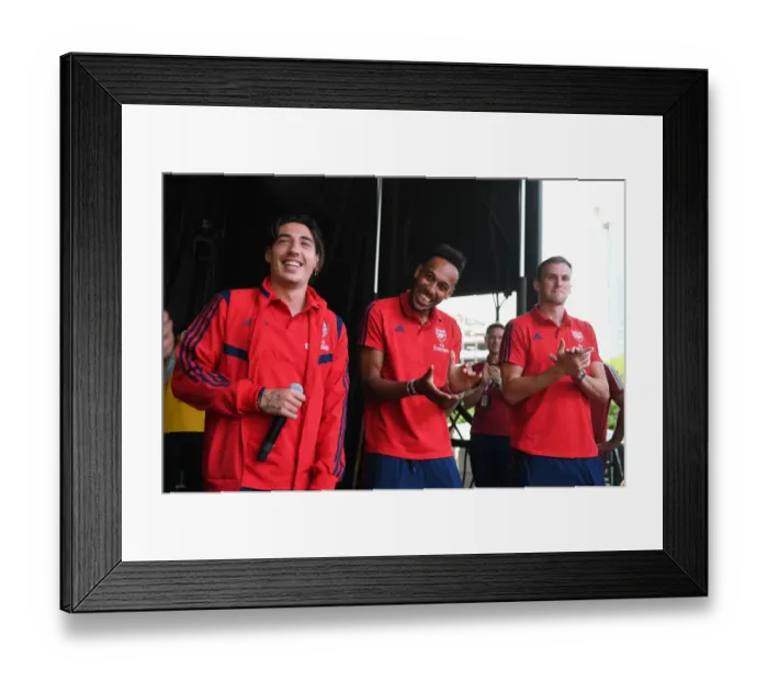 Framed Print : Arsenal Stars Meet Fans Before Arsenal v Fiorentina in 2019 International Champions Cup, Charlotte Framed Print : Arsenal Stars Meet Fans Before Arsenal v Fiorentina in 2019 International Champions Cup, Charlotte