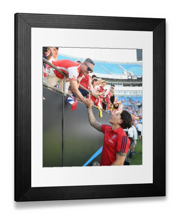 Framed Print : Arsenal's Hector Bellerin Greets Fans Before Arsenal v Fiorentina in 2019 International Champions Cup, Charlotte Framed Print : Arsenal's Hector Bellerin Greets Fans Before Arsenal v Fiorentina in 2019 International Champions Cup, Charlotte