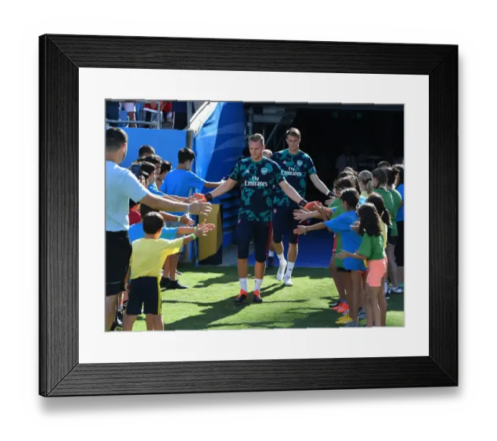 Framed Print : Arsenal FC: Bernd Leno Prepares for Arsenal v ACF Fiorentina at 2019 International Champions Cup, Charlotte