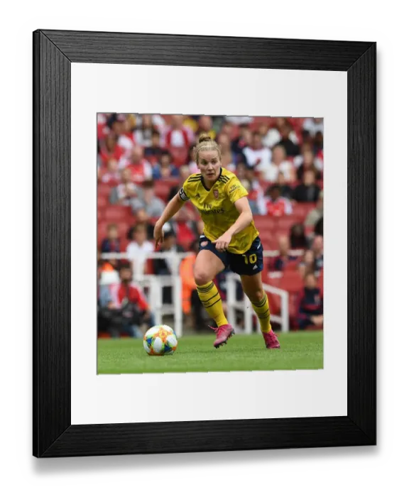 Framed Print : Arsenal's Kim Little Stars in Arsenal Women's Triumph over FC Bayern Munich at Emirates Cup