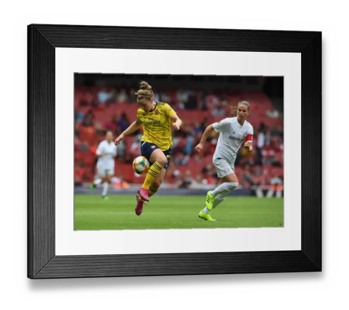 Framed Print : Arsenal's Kim Little in Action: Arsenal Women vs. FC Bayern Munich at Emirates Cup
