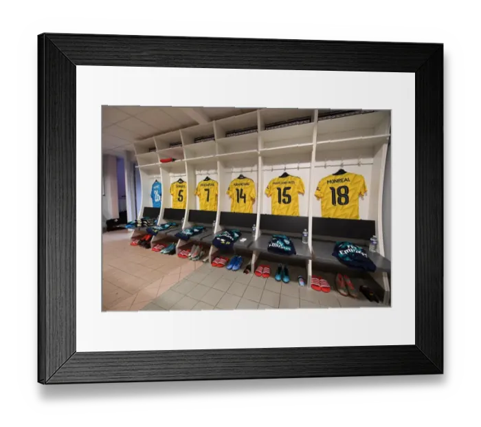 Framed Print : Arsenal Players Prepare for Angers Friendly Match in France