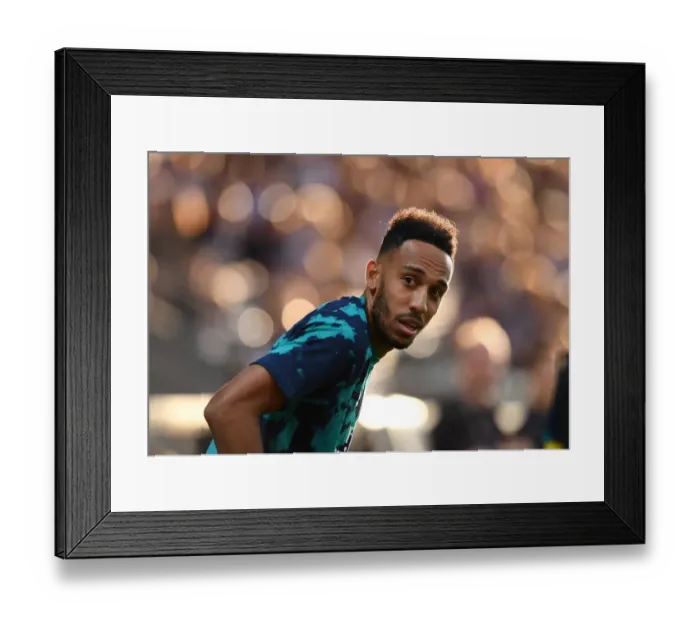Framed Print : Arsenal's Pierre-Emerick Aubameyang Warms Up Ahead of Angers Friendly Framed Print : Arsenal's Pierre-Emerick Aubameyang Warms Up Ahead of Angers Friendly