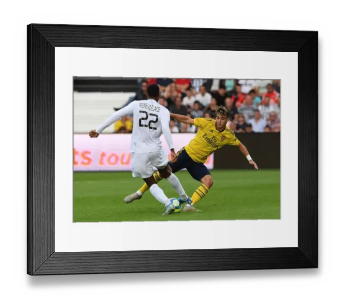 Framed Print : Arsenal vs Angers: Burton vs Reine-Adelaide - Pre-Season Face-Off Framed Print : Arsenal vs Angers: Burton vs Reine-Adelaide - Pre-Season Face-Off