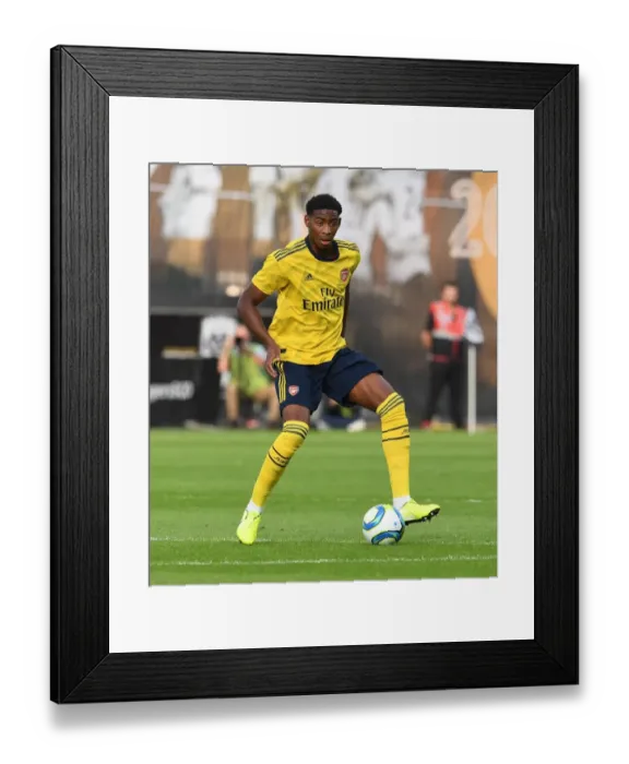 Framed Print : Arsenal's Zech Medley in Action against Angers during 2019 Pre-Season Friendly Framed Print : Arsenal's Zech Medley in Action against Angers during 2019 Pre-Season Friendly