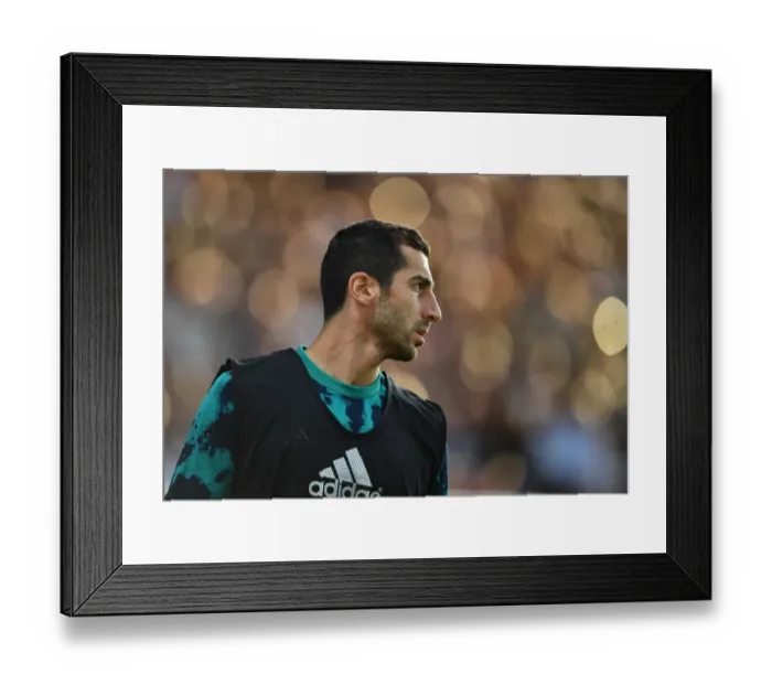 Framed Print : Arsenal's Mkhitaryan Prepares for Angers Friendly