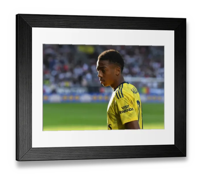 Framed Print : Arsenal's Joe Willock in Action against Angers during 2019 Pre-Season Friendly Framed Print : Arsenal's Joe Willock in Action against Angers during 2019 Pre-Season Friendly