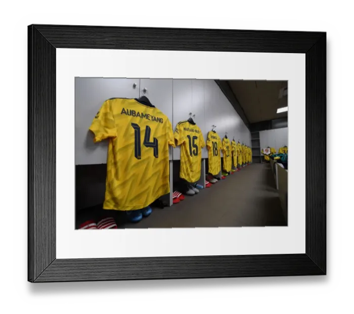 Framed Print : FC Barcelona v Arsenal - Pre-Season Friendly Framed Print : FC Barcelona v Arsenal - Pre-Season Friendly
