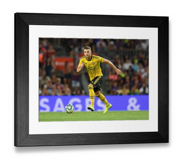 Framed Print : Arsenal's Calum Chambers at the Nou Camp: FC Barcelona vs. Arsenal (2019-20 Pre-Season Friendly) Framed Print : Arsenal's Calum Chambers at the Nou Camp: FC Barcelona vs. Arsenal (2019-20 Pre-Season Friendly)