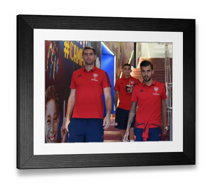 Framed Print : Arsenal's Emi Martinez and Dani Ceballos Before FC Barcelona Clash (2019-20) Framed Print : Arsenal's Emi Martinez and Dani Ceballos Before FC Barcelona Clash (2019-20)