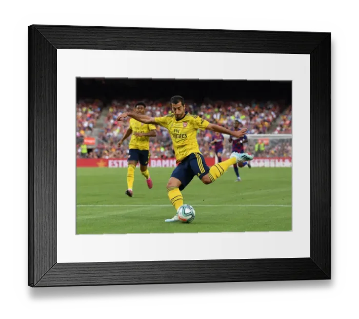 Framed Print : Arsenal's Mkhitaryan Faces Barcelona at Nou Camp (2019-20 Pre-Season Friendly) Framed Print : Arsenal's Mkhitaryan Faces Barcelona at Nou Camp (2019-20 Pre-Season Friendly)