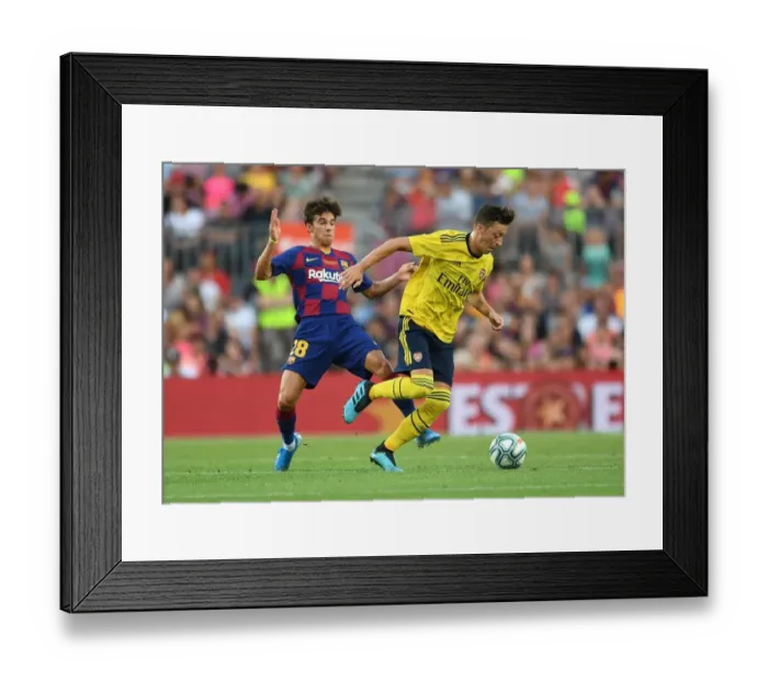 Framed Print : Mesut Ozil vs. Riqui Puig: FC Barcelona vs. Arsenal Pre-Season Clash, 2019 Framed Print : Mesut Ozil vs. Riqui Puig: FC Barcelona vs. Arsenal Pre-Season Clash, 2019