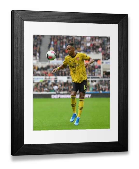 Framed Print : Newcastle United v Arsenal FC - Premier League Framed Print : Newcastle United v Arsenal FC - Premier League