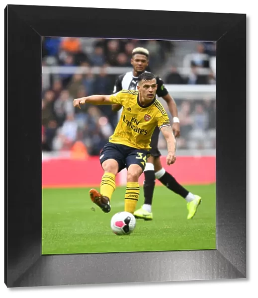 Granit Xhaka in Action: Premier League Battle - Arsenal vs. Newcastle United (2019-20)