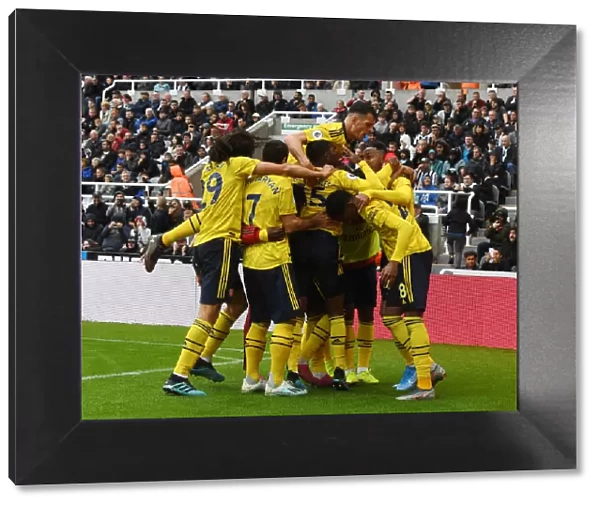 Arsenal Celebrate Aubameyang's Goal: Premier League 2019-20 vs Newcastle United - St. James Park