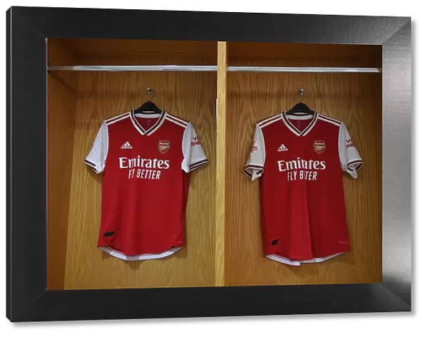 Arsenal Changing Room: Pre-Match Preparation vs. Olympique Lyonnais - Emirates Cup 2019
