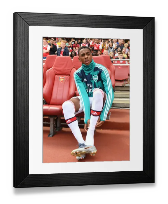 Framed Print : Arsenal's Joe Willock Gears Up for Arsenal v Olympique Lyonnais at Emirates Cup