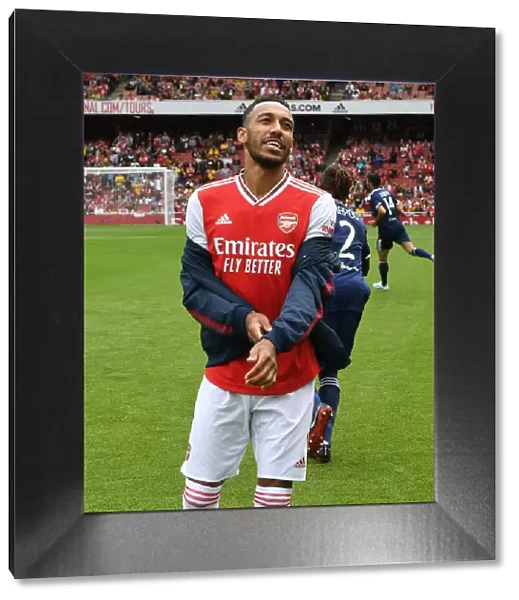 Arsenal's Aubameyang Readies for Arsenal v Olympique Lyonnais at Emirates Cup