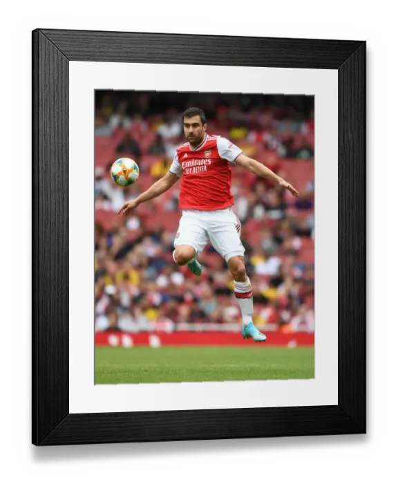 Framed Print : Arsenal vs. Olympique Lyonnais: Emirates Cup Showdown (2019-20) Framed Print : Arsenal vs. Olympique Lyonnais: Emirates Cup Showdown (2019-20)