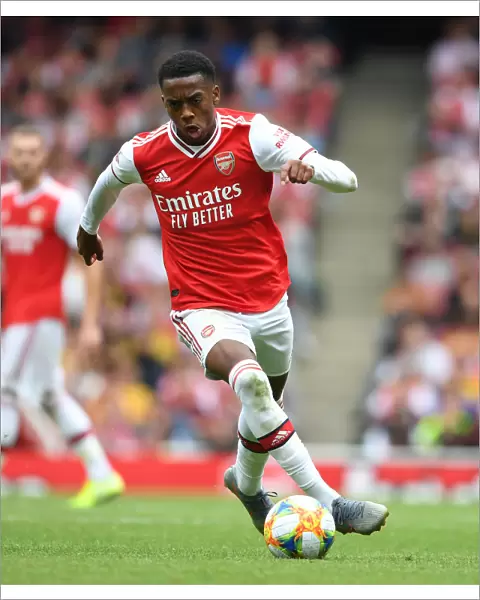 Joe Willock Shines: Arsenal's Dominant Display Against Olympique Lyonnais in Emirates Cup