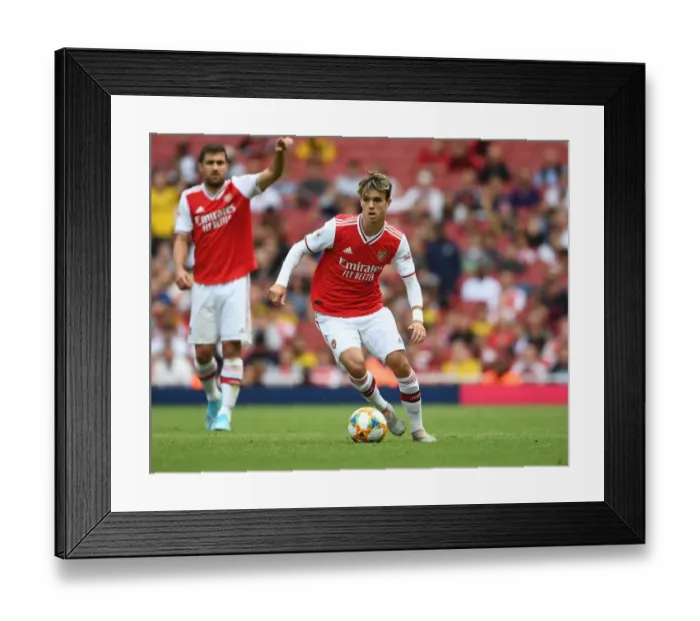 Framed Print : Arsenal's Robbie Burton in Action against Olympique Lyonnais at the Emirates Cup, 2019 Framed Print : Arsenal's Robbie Burton in Action against Olympique Lyonnais at the Emirates Cup, 2019