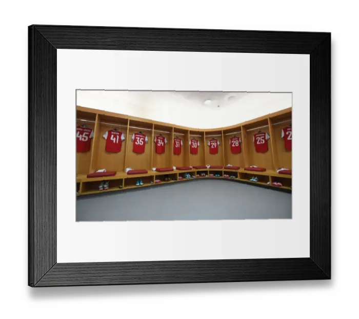 Framed Print : Arsenal Changing Room: Preparing for Arsenal v Olympique Lyonnais - Emirates Cup 2019